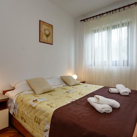 Villa Rosi Krk Town Exteriör bild