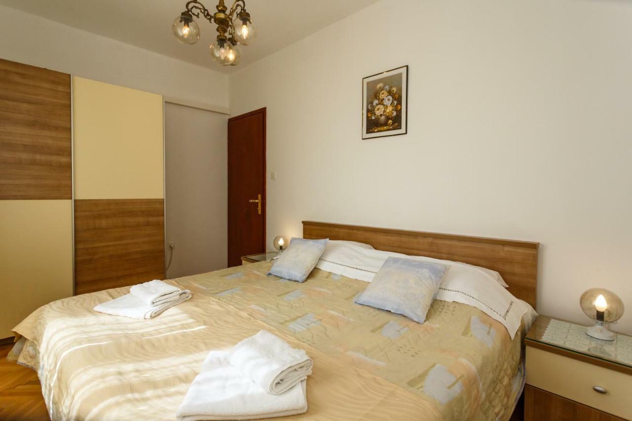Villa Rosi Krk Town Exteriör bild